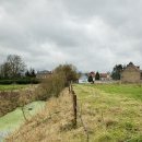 Rue des Tanneurs, terrain de foot - Vue vers le village