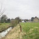 Rue des Tanneurs, terrain de foot - Vue vers le village